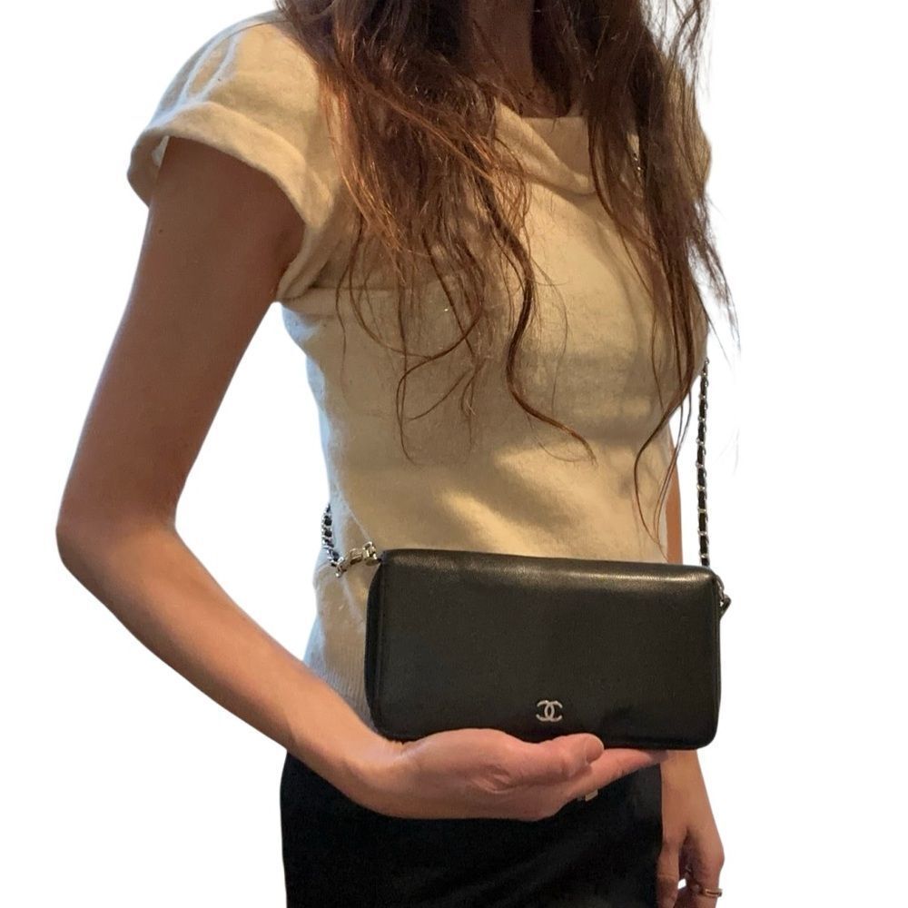 CHANEL Elegant Black Wallet - Picture 11 of 13